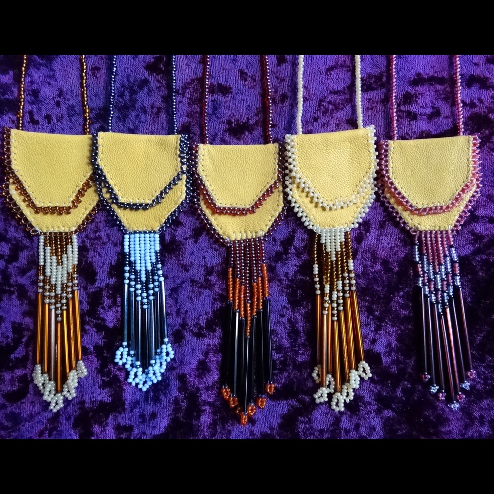 *READ DESCRIPTION* Native American Beaded Medicine Bag Necklace - Picture 3 of 5